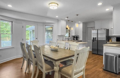 Isle of Palms Casa | 4 BR 3 BA Beach Rental With Pool | Pet Friendly