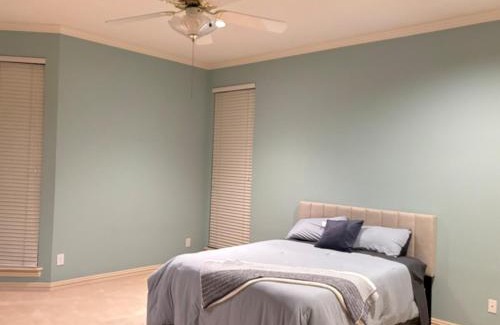 North Richland Hills Casa | 4 Br 3 Bath Luxury Golf Course Retreat Near DFW Airport and Ft Worth