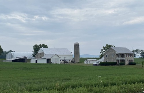 Newville Casa | 4 BR Barndominium by the mountains 15 min from Carlisle