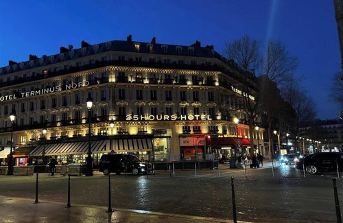 Saint-Vincent-de-Paul Apartamento | 4 br duplex in 10th-Canal Saint Martin