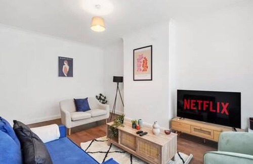 Brondesbury Park Casa | 4 BR House/Free Parking/5mins Walk To Kensal Rise