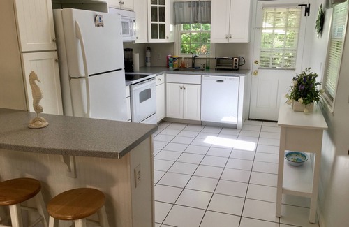Mashpee Casa | Semana del 7/14 Disponible !! Private Ocean Beach - 5BR Home - Walk 2 Todos