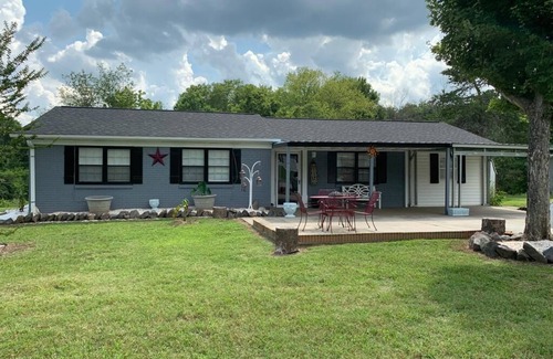 Mocksville Casa | 4 BR PEACEFUL RANCH