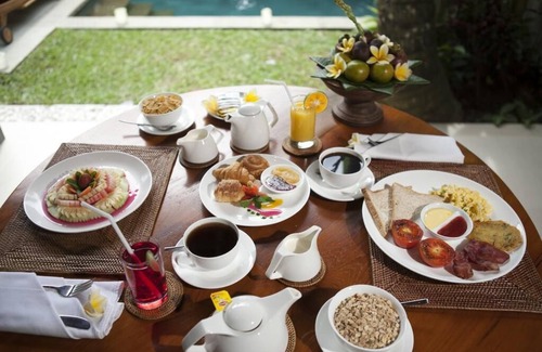 Kedewatan Villa | 4 BR Royal Private Vila Nice Paddies Ver