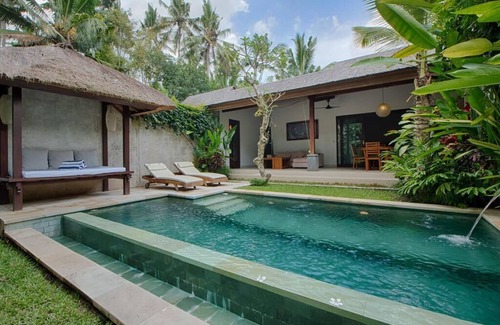 Kedewatan Villa | 4 BR Royal Private Vila Nice Paddies Ver