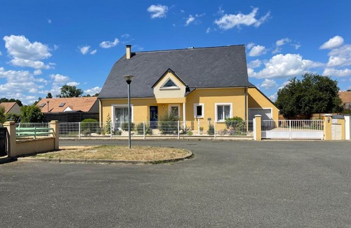 Roeze-sur-Sarthe Casa | Maison 4 chambres à 15 min du circuit des 24H du Mans