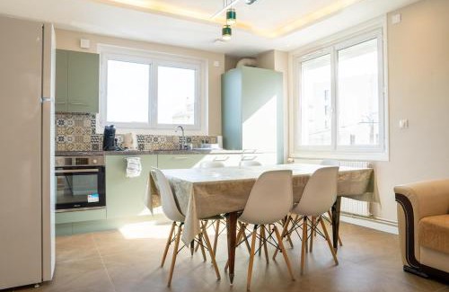 Boulevard des Poilus Apartamento | 4 chambres à 2Km Nantes centre - comme à la maison