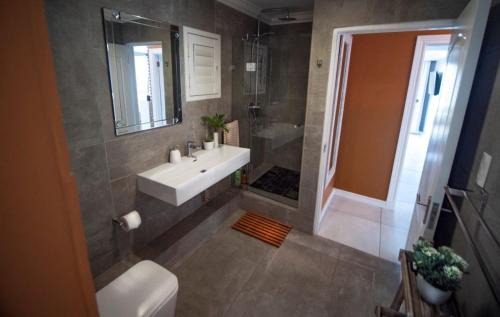 La Mercy Apartamento | 4 Dolphin Views La Mercy Luxury Beachfront Apartment with Private Swimming Pool