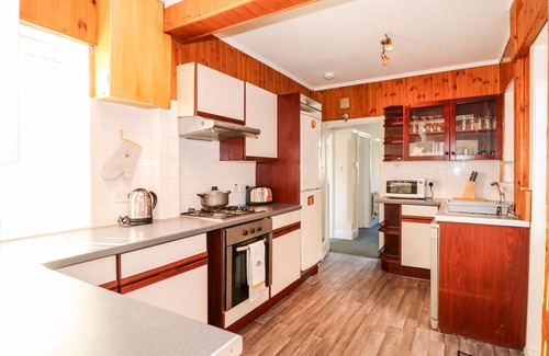 Skegness Casa | 4 DOROTHY AVENUE, pet friendly, country holiday cottage in Skegness