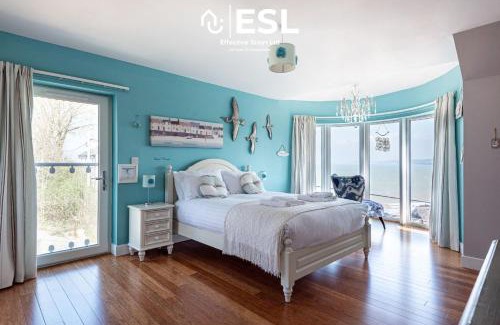 New Quay Casa | 4 En Suite Bedroom Home Overlooking New Quay Sea