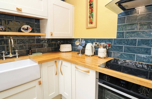 Lanchester Cabaña | 4 FORD STREET, pet friendly, country holiday cottage in Lanchester