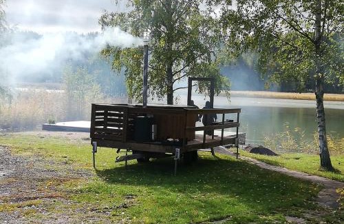 Naantali Chalet De Esquí | 4 hengen luhtimökki