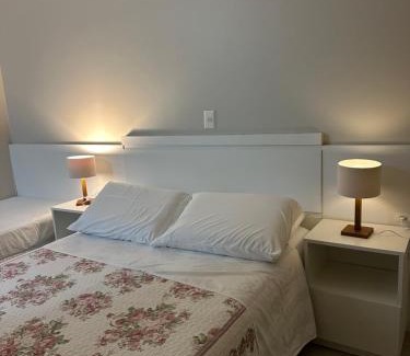 Quatro Ilhas Apartamento | 4 ILHAS, 2 SUITES, 2 GARAGENS