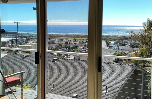 Morro Bay Cabaña | 4 King Bedrooms, 2.5 Baths, Ocean View, Hot Tub, Outdoor Space, Solar Powered.