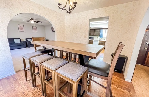 Northeast Colorado Springs Casa | 4 King beds/6Bdrm & 3Ba/Your Ideal Family Getaway