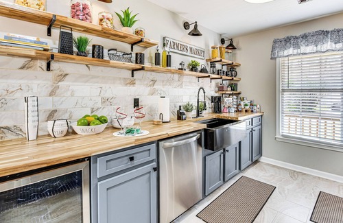 Church Street Cabaña | 4 Mi to Airport: Atlanta Home w/ Deck & Hot Tub