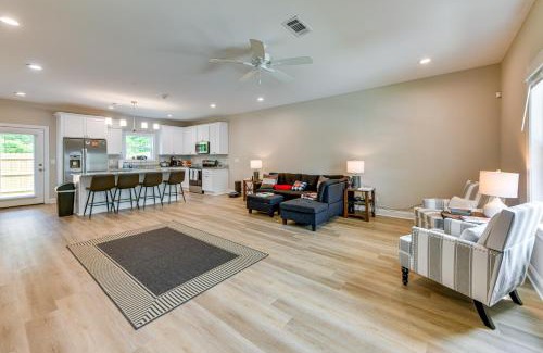 Auburn - Opelika Casa | 4 Mi to Auburn University Townhome with Fenced Yard