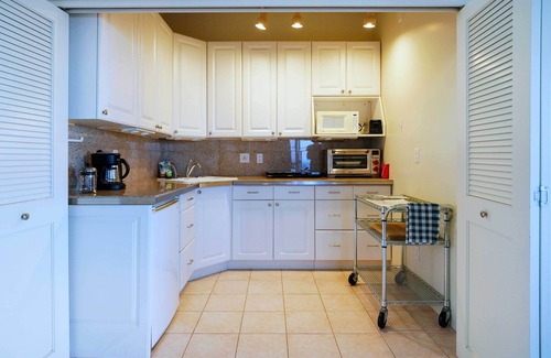 Diamond Head - Kapahulu - St. Louis Apartamento | 4 Mi to Beaches: Honolulu Hideaway w/ Views!