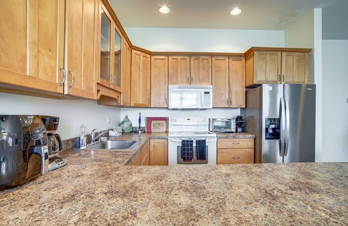 Villages of Five Points Condominio | 4 Mi to Beaches: Pet-Friendly Lewes Condo!