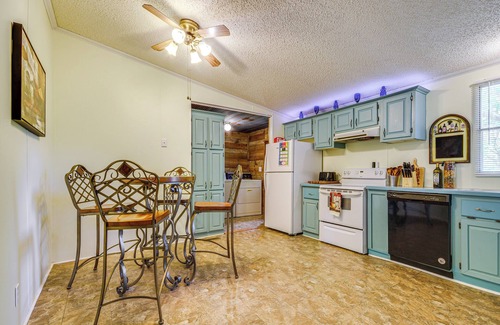 Lebanon Casa | 4 Mi to Bennett Spring SP: Dog-Friendly Home!
