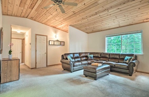 Dorrington Casa | 4 Mi to Big Tree State Park Serene Cabin with Deck