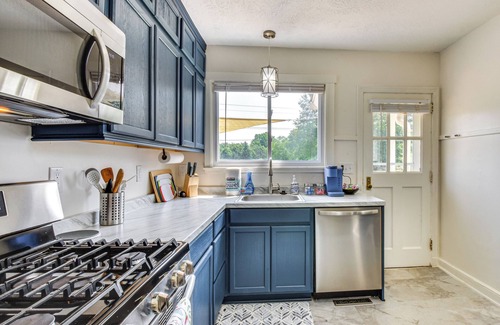 Seneca Cabaña | 4 Mi to Clemson : Pet-Friendly Seneca Cottage