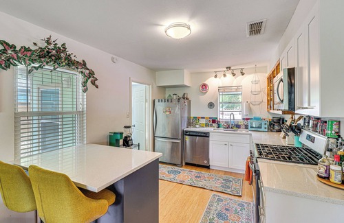 Windsor Park Casa | 4 Mi to Dtwn Austin: Home w/ Large Fenced Yard!