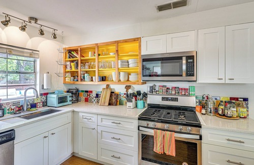 Windsor Park Casa | 4 Mi to Dtwn Austin: Home w/ Large Fenced Yard!