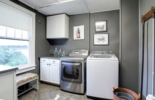 Mid City South Cabaña | 4 Mi to Dtwn: Baton Rouge Bungalow w/ Private Yard