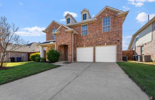 Frisco Casa | 4 Mi to Dtwn Family Home with Games in Frisco