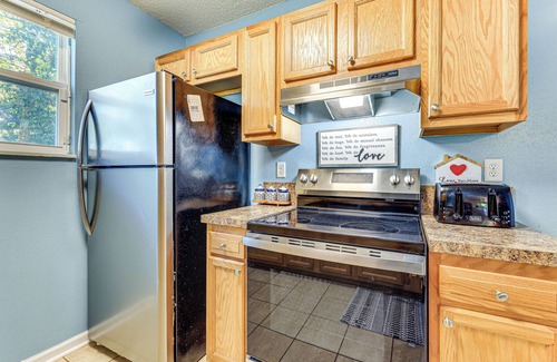 Grand Park Casa | 4 Mi to Dtwn Jacksonville: Game Day Escape!