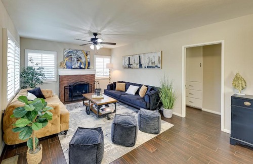 Riverside Casa | 4 Mi to Dtwn Riverside Gem with Pool and Game Room