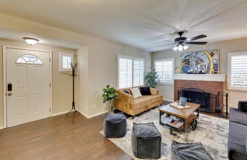 Riverside Casa | 4 Mi to Dtwn Riverside Gem with Pool and Game Room