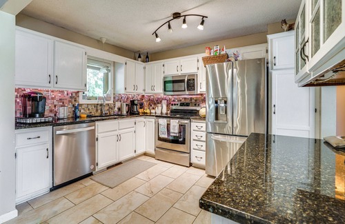 White Bear Lake Casa | 4 Mi to Dtwn: White Bear Lake Home w/ Large Yard