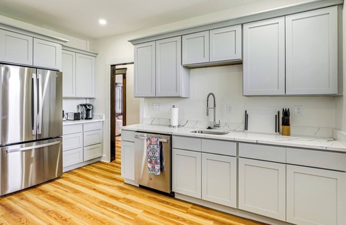 Fields Corner West Apartamento | 4 Mi to Fenway Park: Pet-Friendly Dorchester Apt!