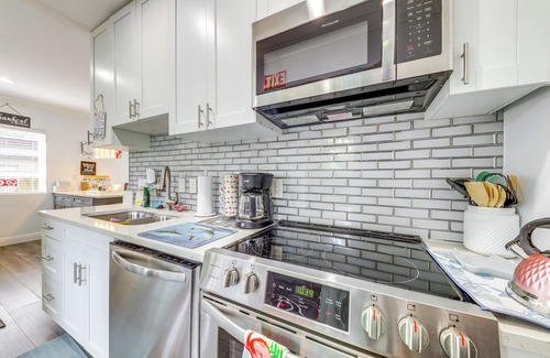Sailboat Bend Casa | 4 Mi to Fort Lauderdale Beach: Dog-Friendly Home!