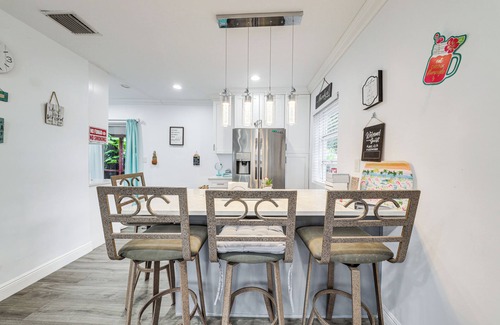 Sailboat Bend Casa | 4 Mi to Fort Lauderdale Beach: Dog-Friendly Home!