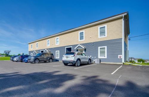 Erie Apartamento | 4 Mi to Lake Golf-View Erie Condo with Porch