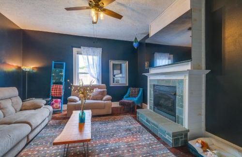Lynchburg Casa | 4 Mi to Liberty U Huge Home with Yard and Hot Tub