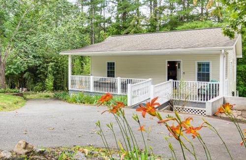 Weaverville Casa | 4 Mi to Main Street Petite Weaverville Escape!