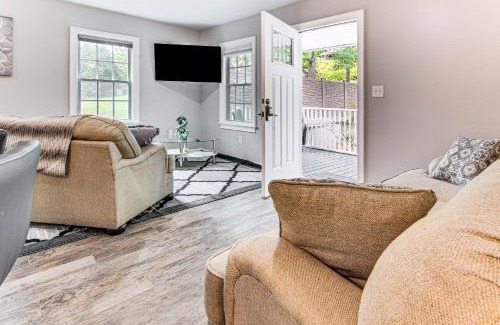 Weaverville Casa | 4 Mi to Main Street Petite Weaverville Escape!