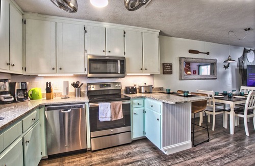 Open Sands Casa | 4-min walk to beach+restaurants+transit! With Patio-firepit-hammock-hottub-games