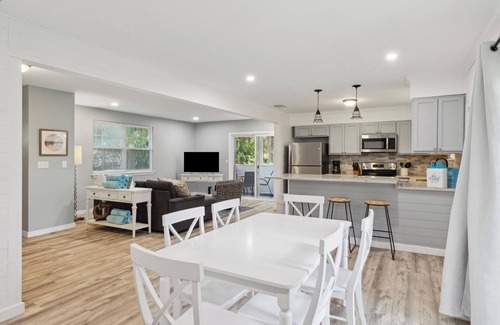 North Forest Beach Casa | 4-minute walk to beach and pet-freindly