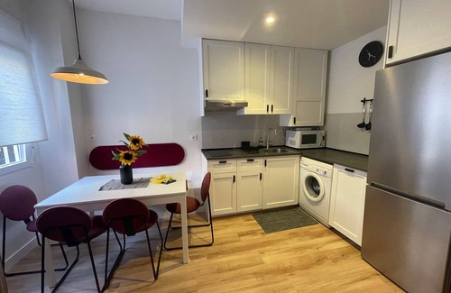 Villa de Vallecas Condominio | A 4 minutos andadno del metro, 3 habitaciones con baño en suite