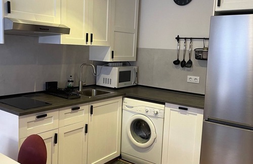 Villa de Vallecas Condominio | A 4 minutos andadno del metro, 3 habitaciones con baño en suite