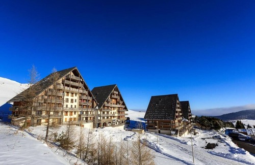 Besse-et-Saint-Anastaise Apartamento | 4-person apartment Hauteurs Super Besse - Indoor pool & Garage