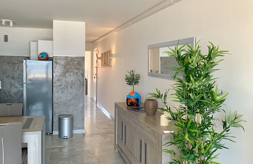 Sainte-Maxime City Centre Apartamento | 4-person apartment facing the sea 50m from the beach and town center