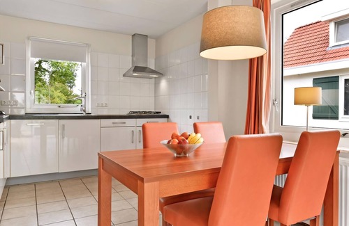Enter Casa | 4-person bungalow in the holiday park Landal Landgoed De Elsgraven