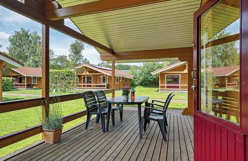 Gramsbergen Casa | 4-person bungalow with private sauna, veranda, dishwasher and washing machine at park ’t Hooge Holt near Gramsbergen and nature.