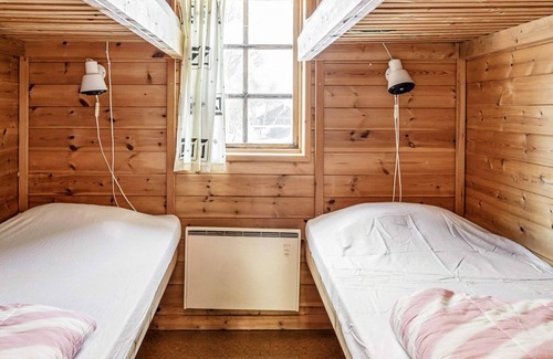Are Casa | 4 person holiday home in JÄRPEN